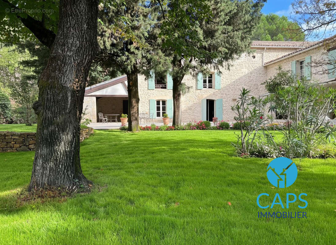Maison 290 m² à Uzes  - photo 2