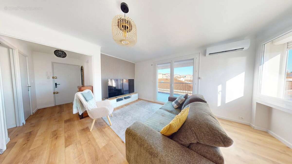 Appartement à PORT-DE-BOUC