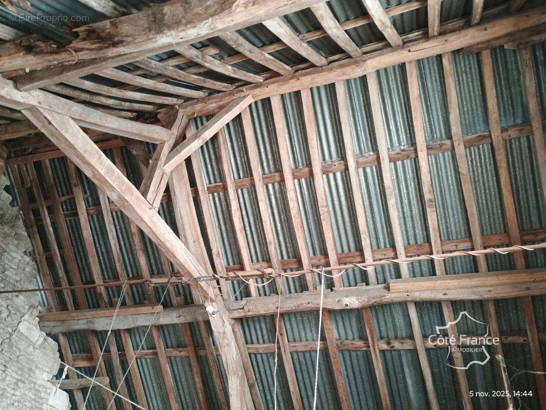 Maison à MONTIGNY-LE-FRANC