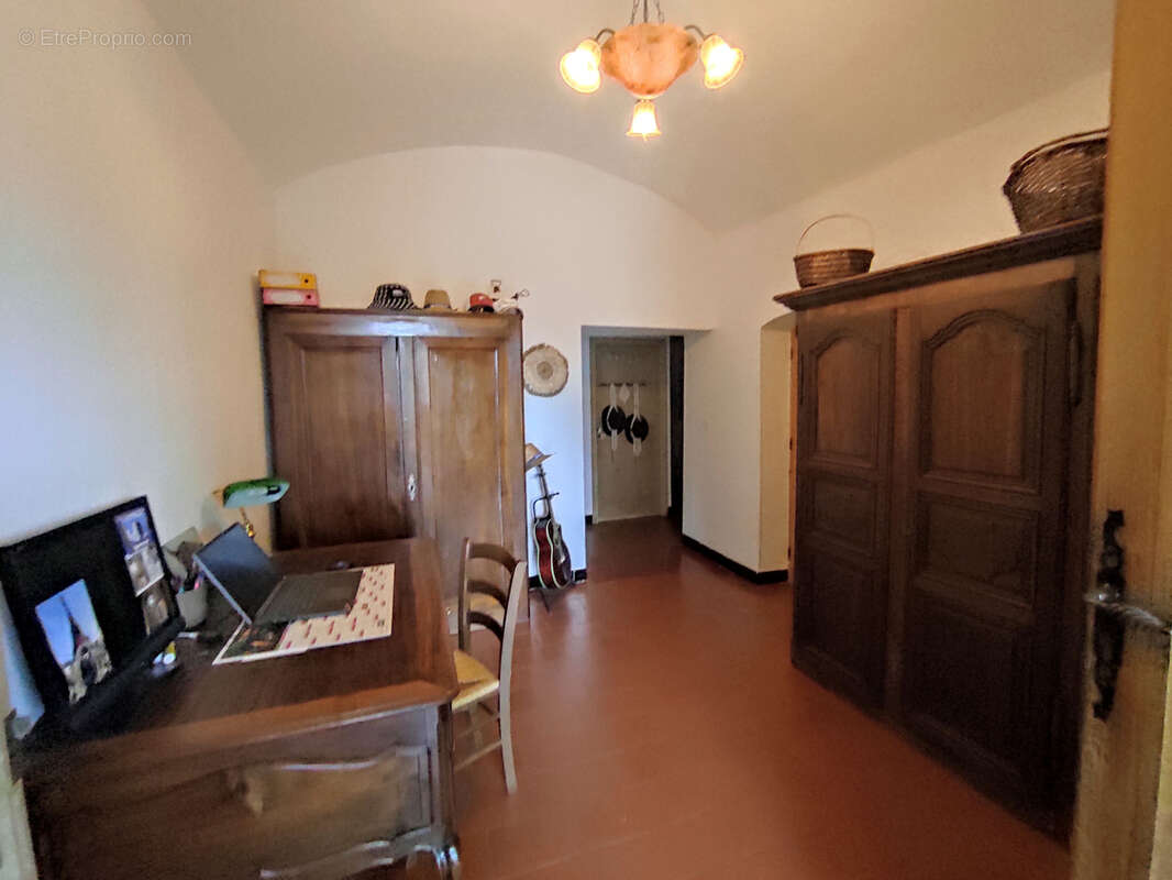 Saint-ambroix   propriété avec 2 maisons, revenu locatif, 8 000 m2 et rivière - photo 7