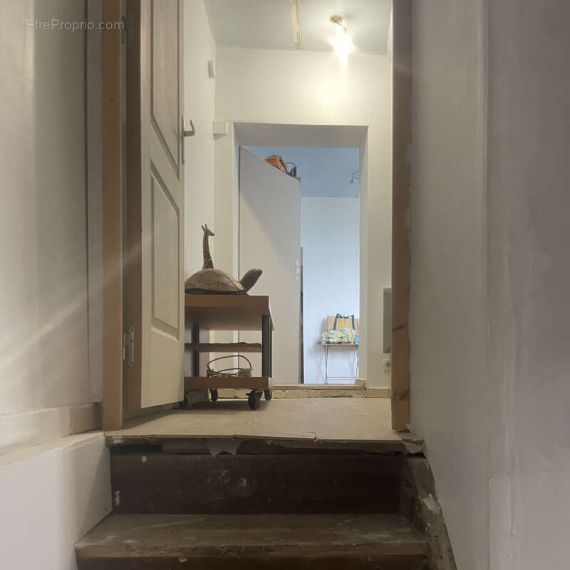 Sury-en-Vaux, située proche des commerces dans un - photo 11