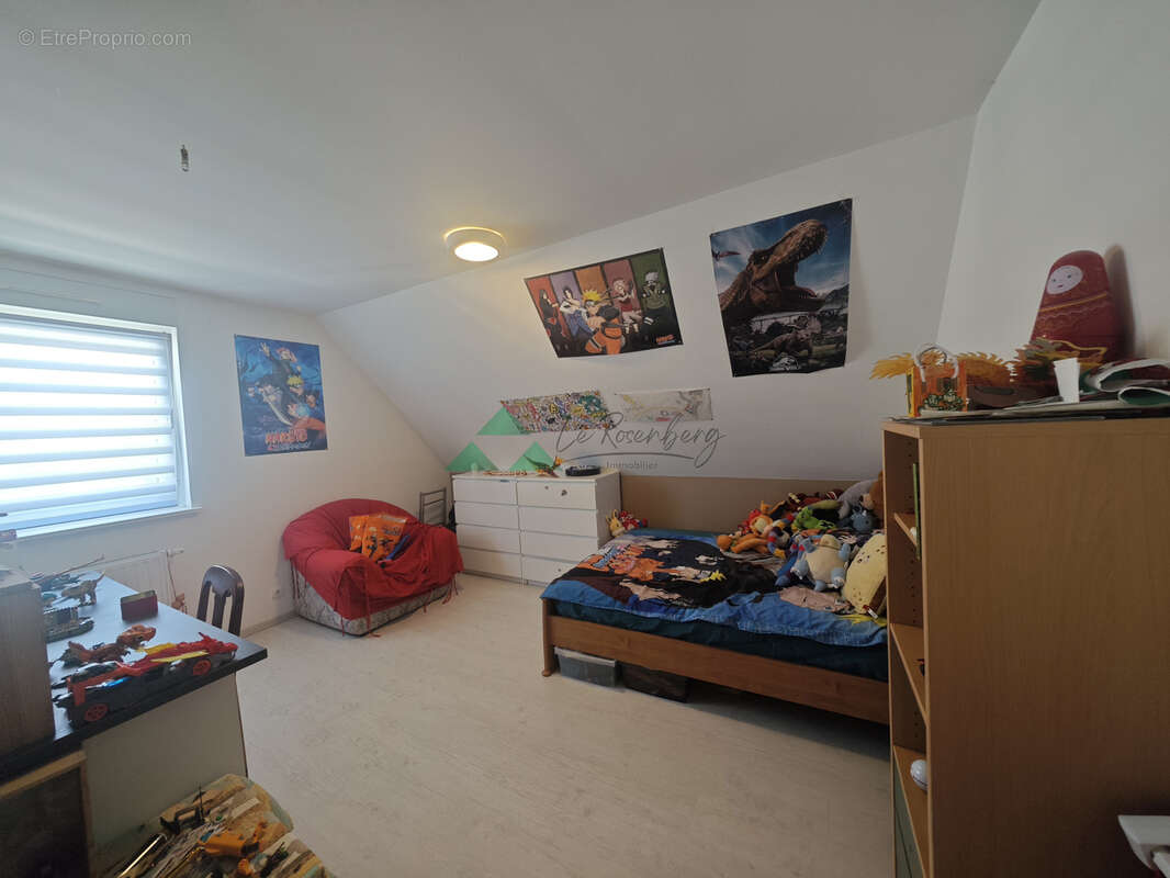 Le charme d'une maison familiale avec piscine dans un secteur privilégié - photo 9
