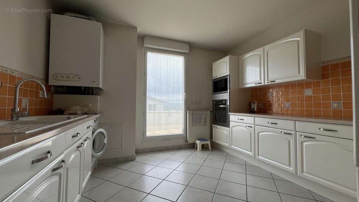 Photo 7 - Appartement à LA TOUR-DE-SALVAGNY