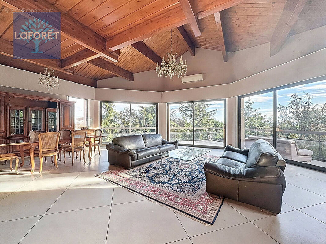 Maison à SAINT-GENIS-LAVAL