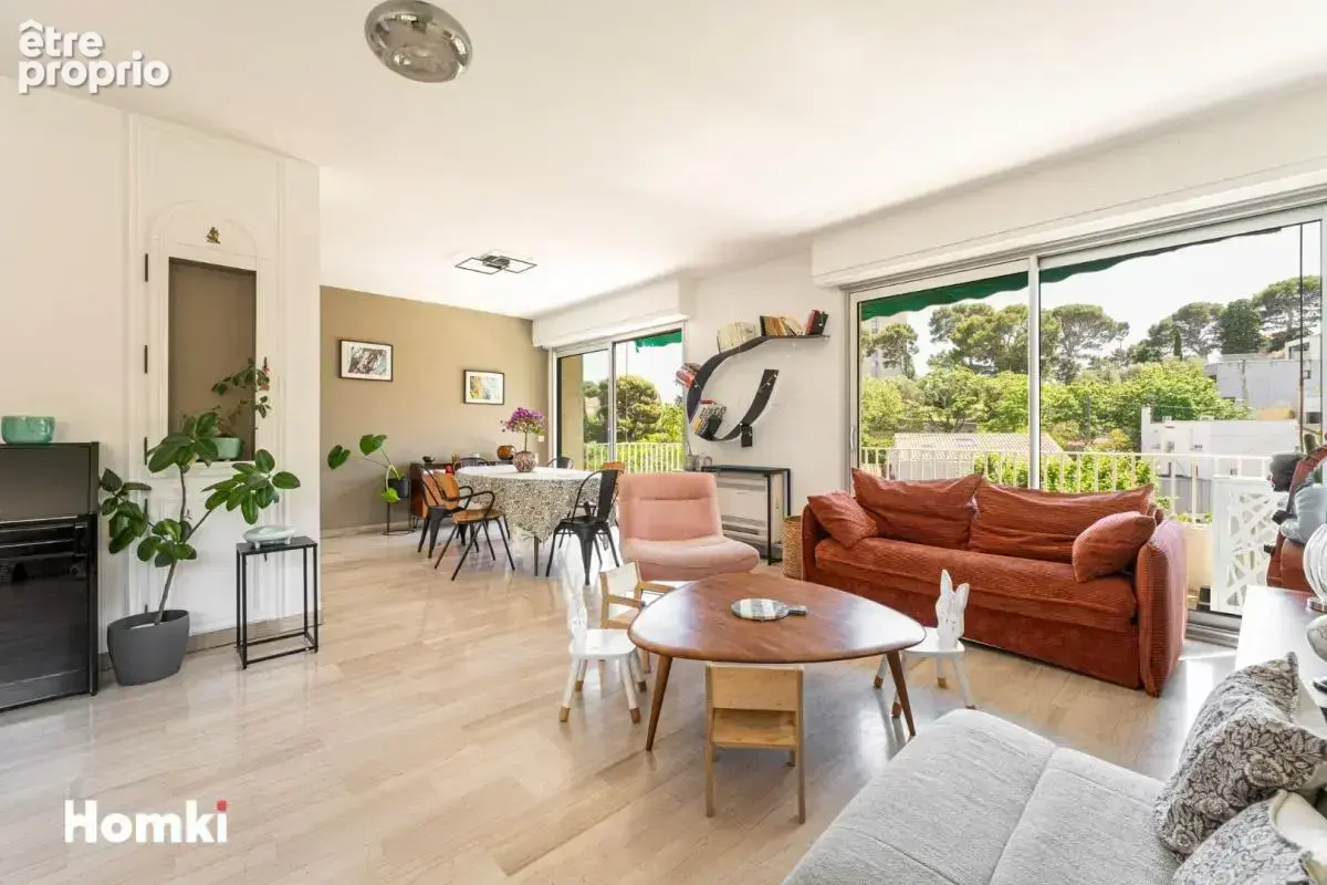 Rare à la vente : Superbe T5 traversant de 130 m² avec terrasse et vue dégagée - photo 2