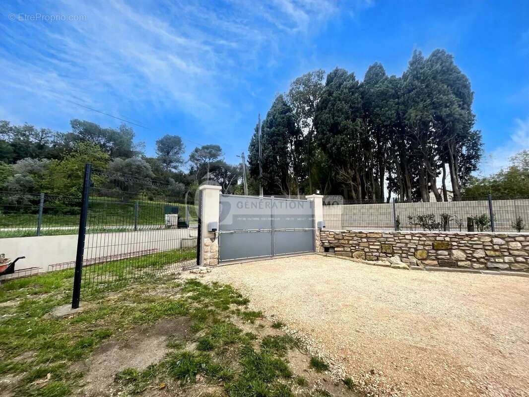 Maison à SAINT-ETIENNE-DU-GRES