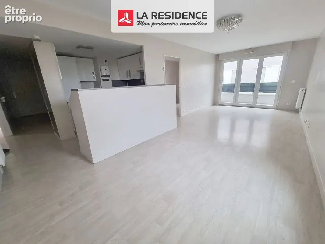 Appartement 4 pièces 74 m² à vendre à Stains (93240) - photo 2