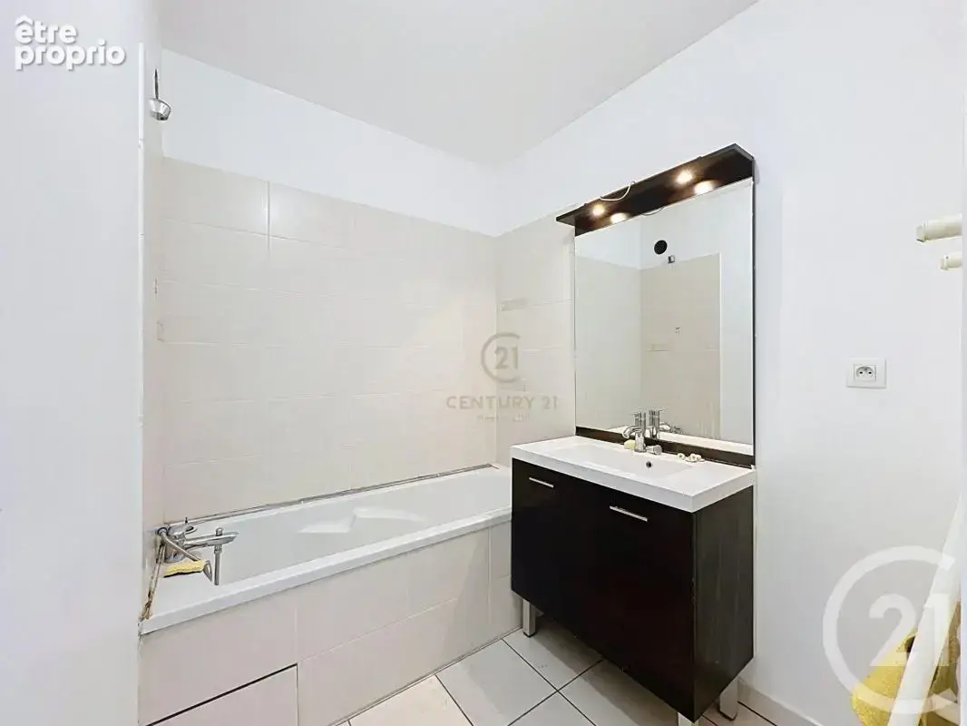 Appartement 3 pièces 61 m² à vendre à Lyon-8e (69008) - photo 3