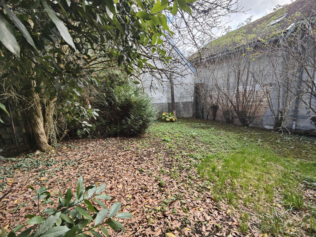 Maison à BUSSY-EN-OTHE