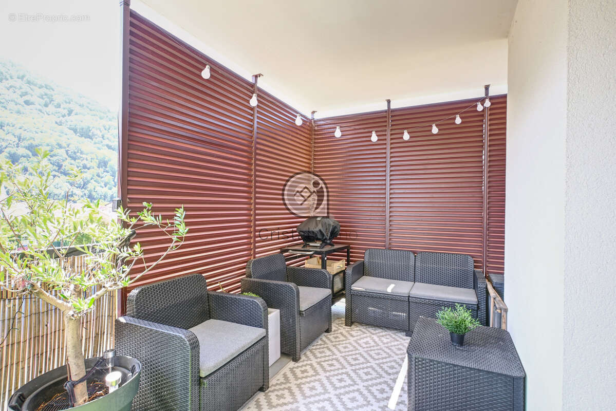 Appartement T4 avec terrasse et vue montagnes - photo 9