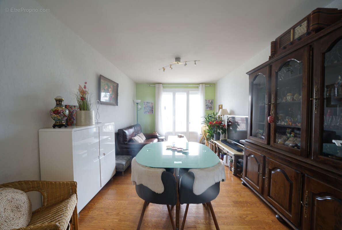 Appartement à FONTAINE