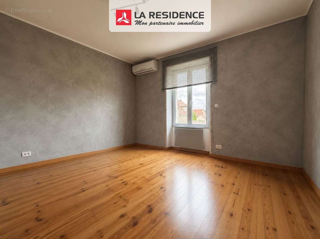 Maison 300 m² à Bennecourt  - photo 8