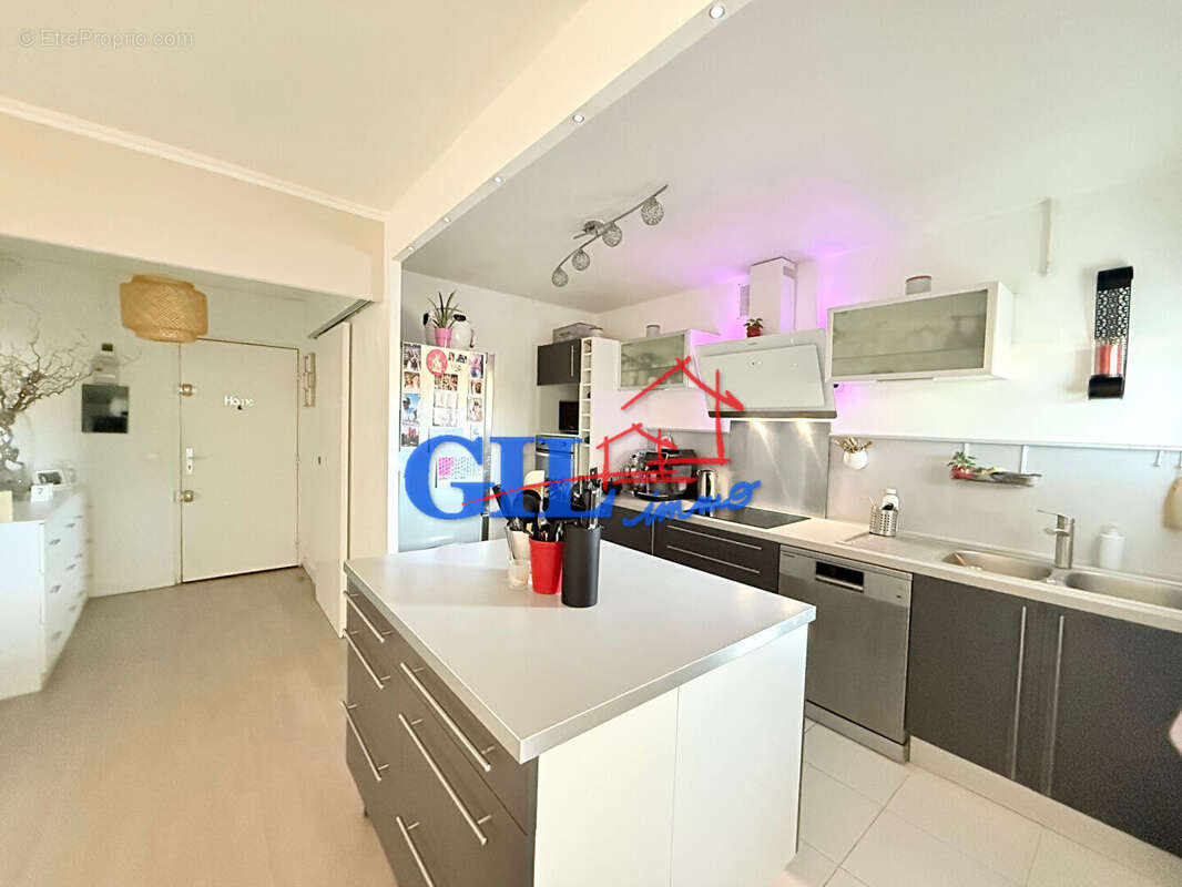 Appartement à SAVIGNY-LE-TEMPLE