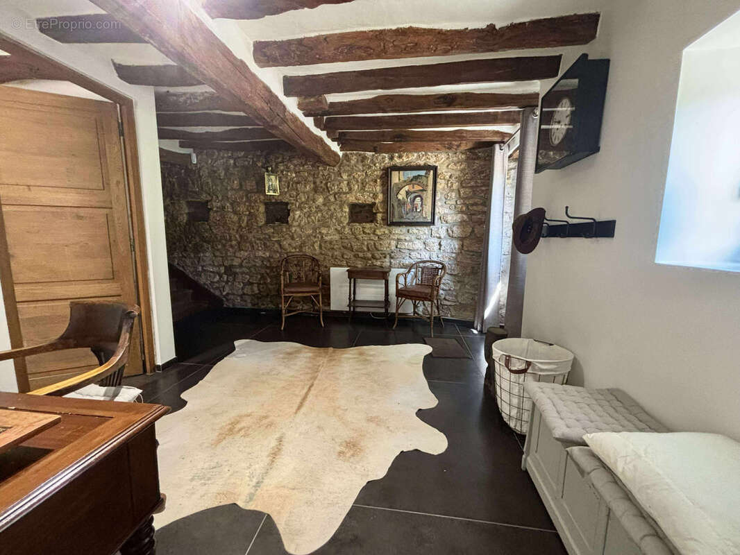 Maison à MONTREUIL-SUR-EPTE