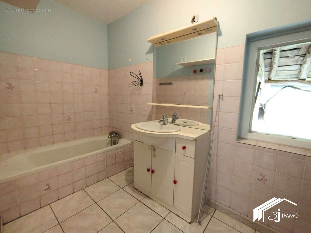 Maison à LE CASTERA