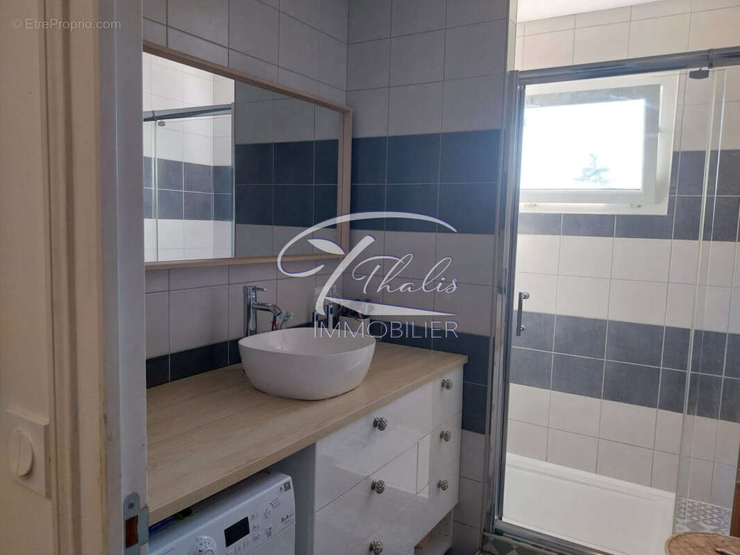 Maison à AMBARES-ET-LAGRAVE