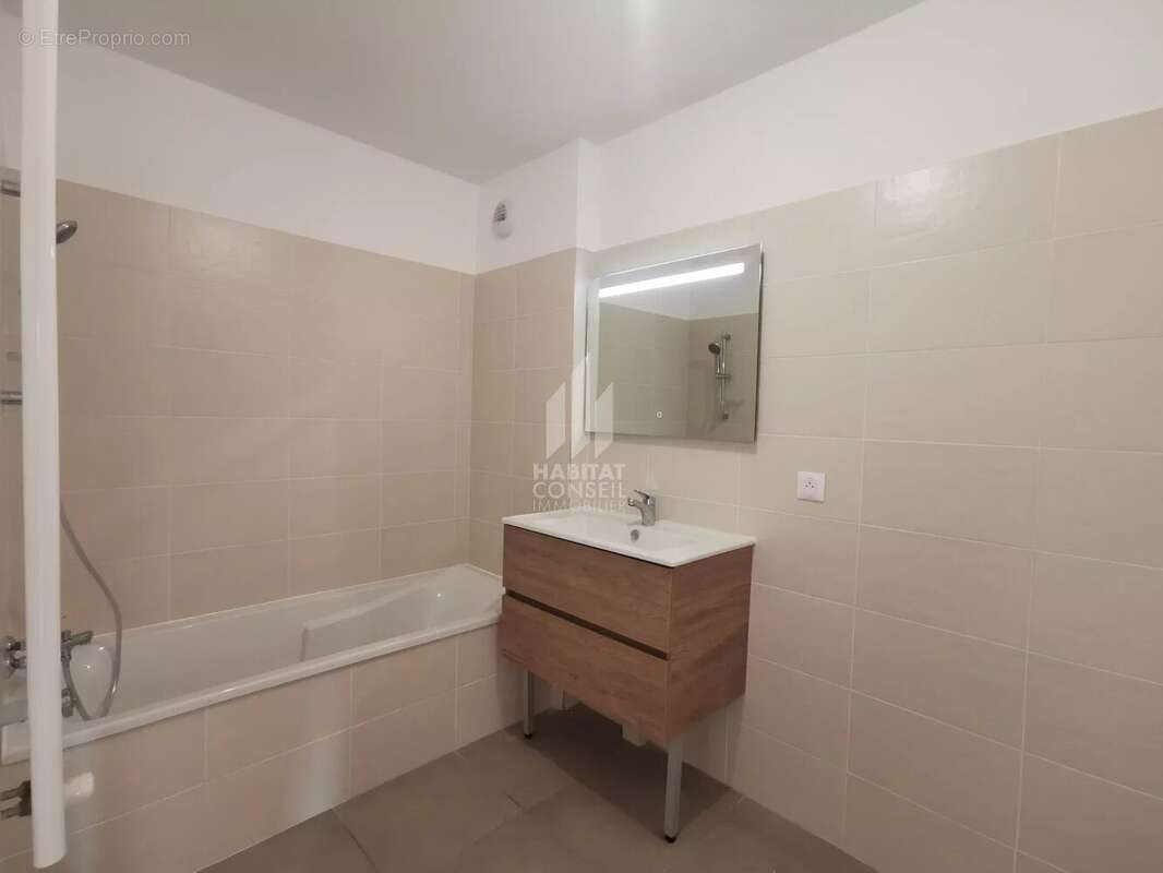 Appartement à LE PONT-DE-CLAIX