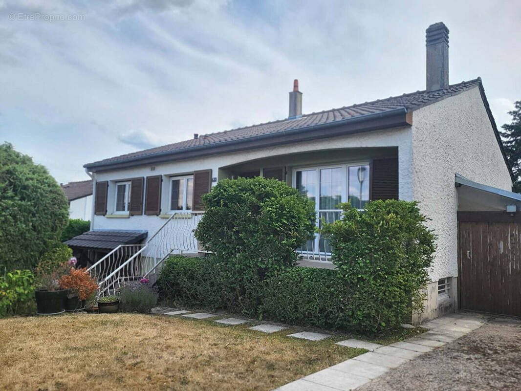 Maison à LUDRES