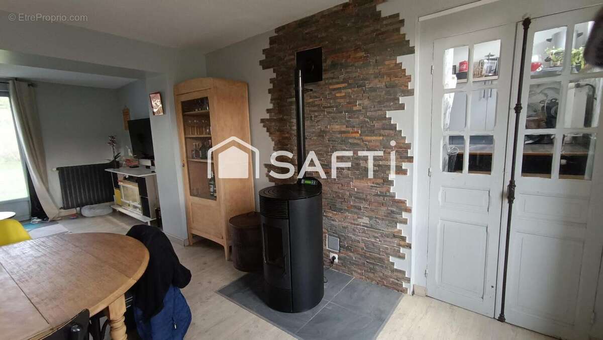 Maison 156 m² à Lavaveix-Les-Mines  - photo 3