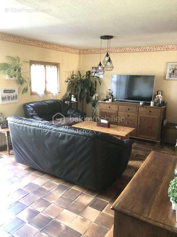 Maison à SAINT-PIERRE-LES-NEMOURS