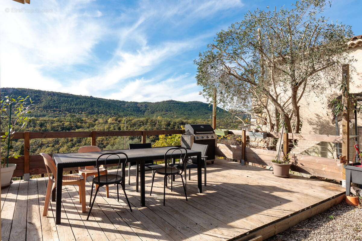 Maison à BAGNOLS-EN-FORET