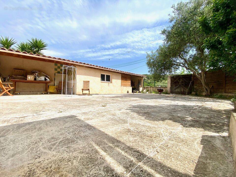 T4 de 115m2+ TERRASSE 136m2 / CHATEAU GOMBERT - Maison à MARSEILLE-13E