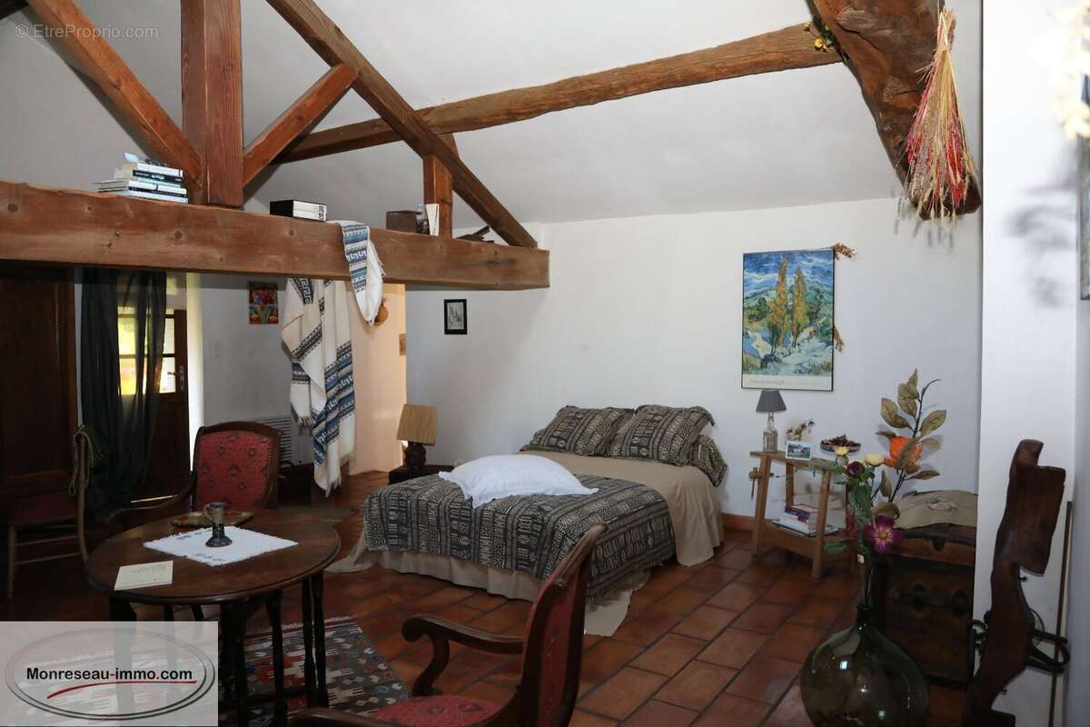 Maison à LA ROCHE-VINEUSE