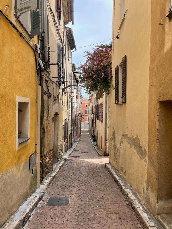 Appartement à VALLAURIS