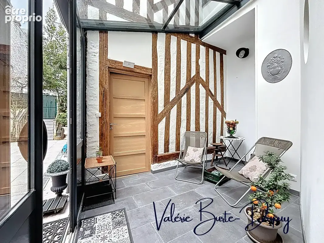Orléans St Vincent à 15min de la place du Martroi à pied Maison de ville à vendre 5 Chambres avec terrasse arborée et stationnem - photo 3