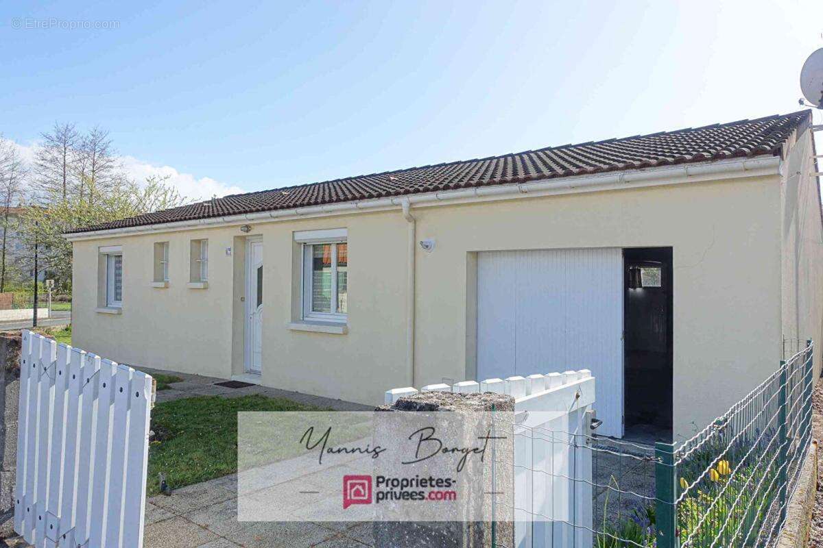 Maison à MONTAIGU