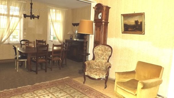 Maison à AVESNES-SUR-HELPE