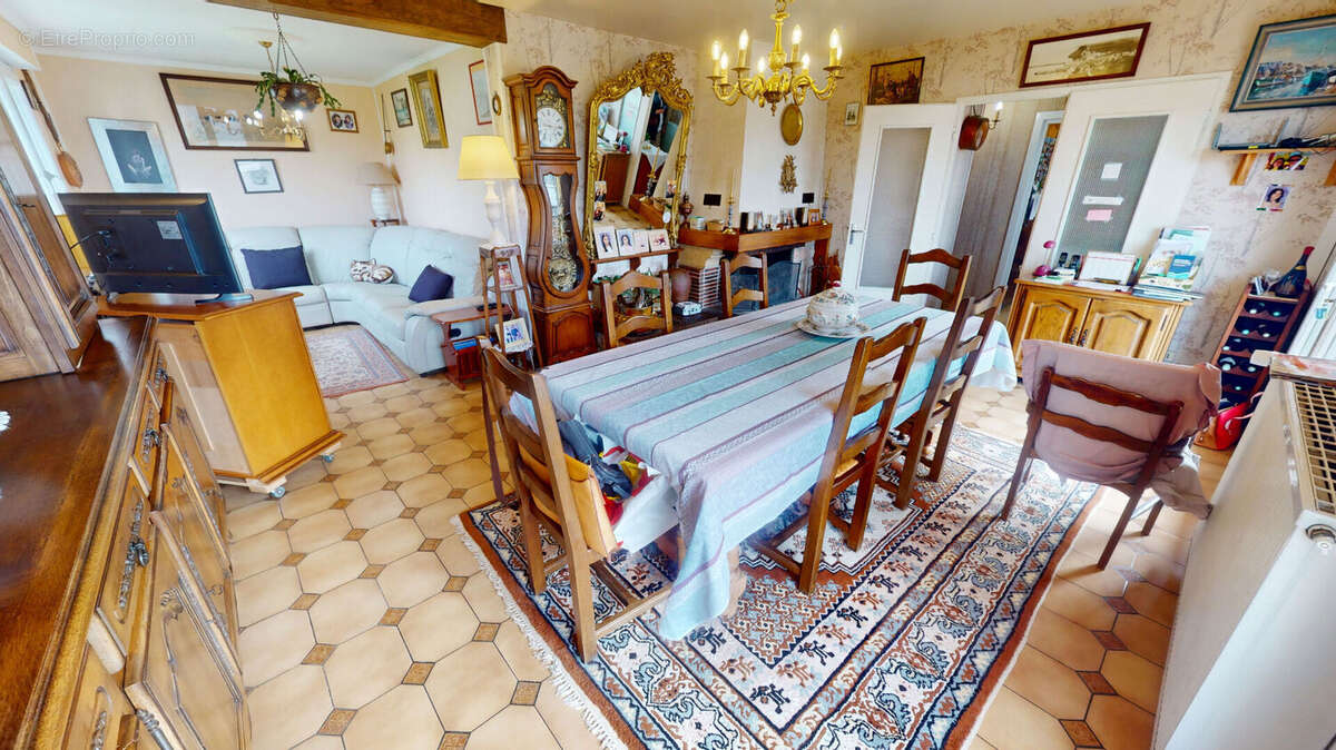 Maison à PORT-EN-BESSIN-HUPPAIN