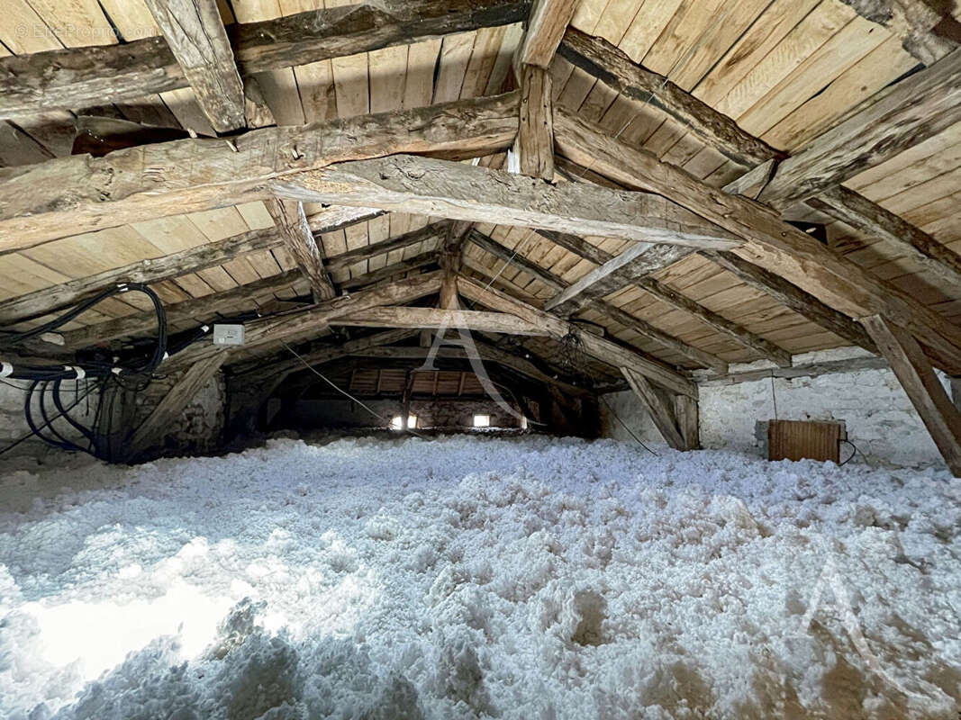 Maison à SAINT-BEAUZEIL