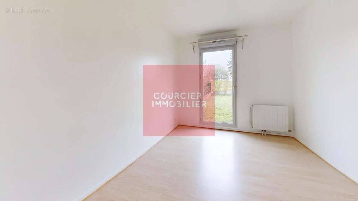 Appartement à LE MESNIL-SAINT-DENIS
