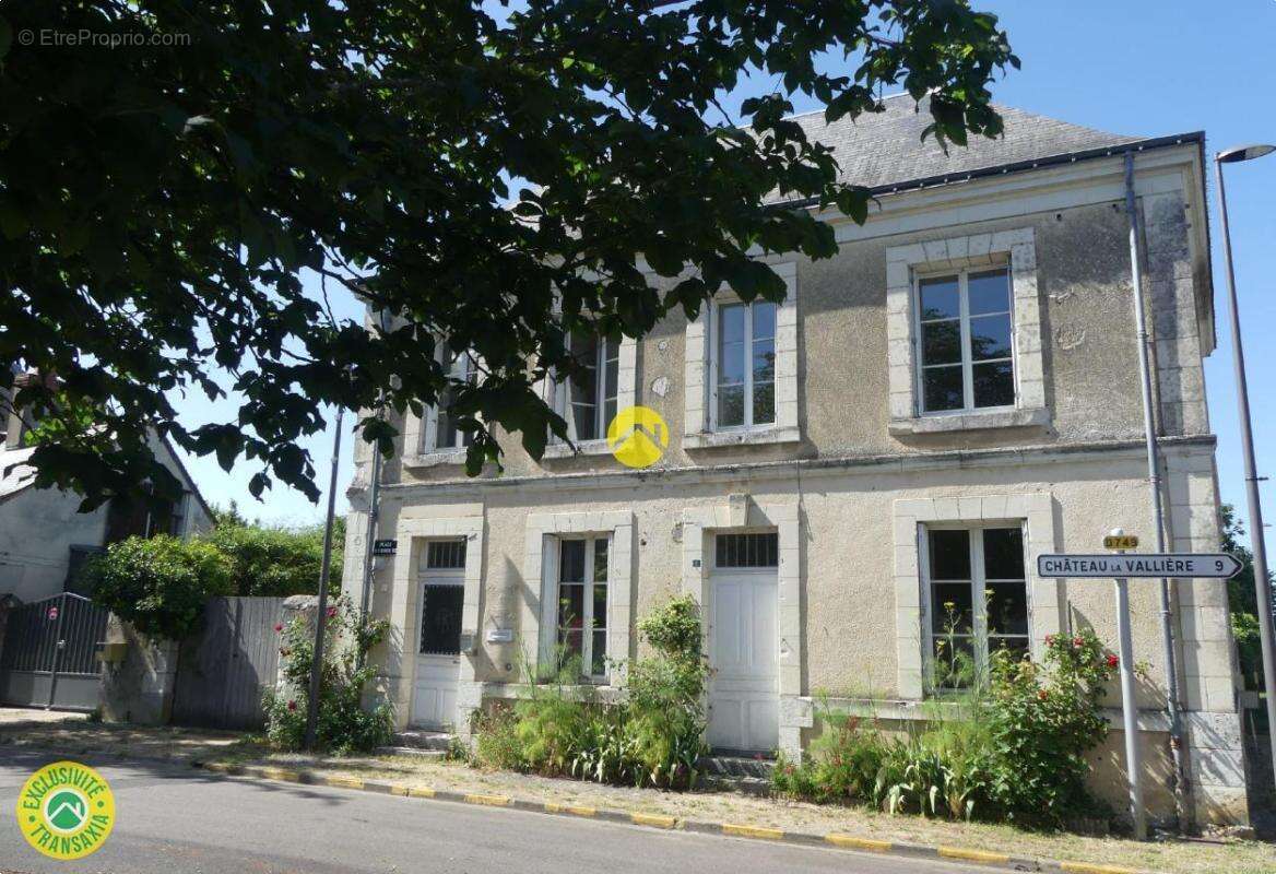 Maison à CHANNAY-SUR-LATHAN