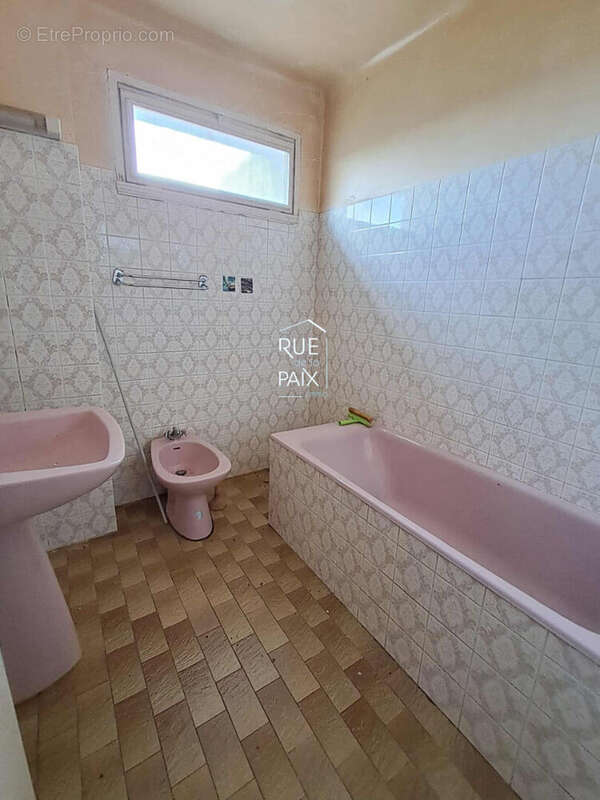 Maison Thure 7 pièce(s) 140 m² - photo 11