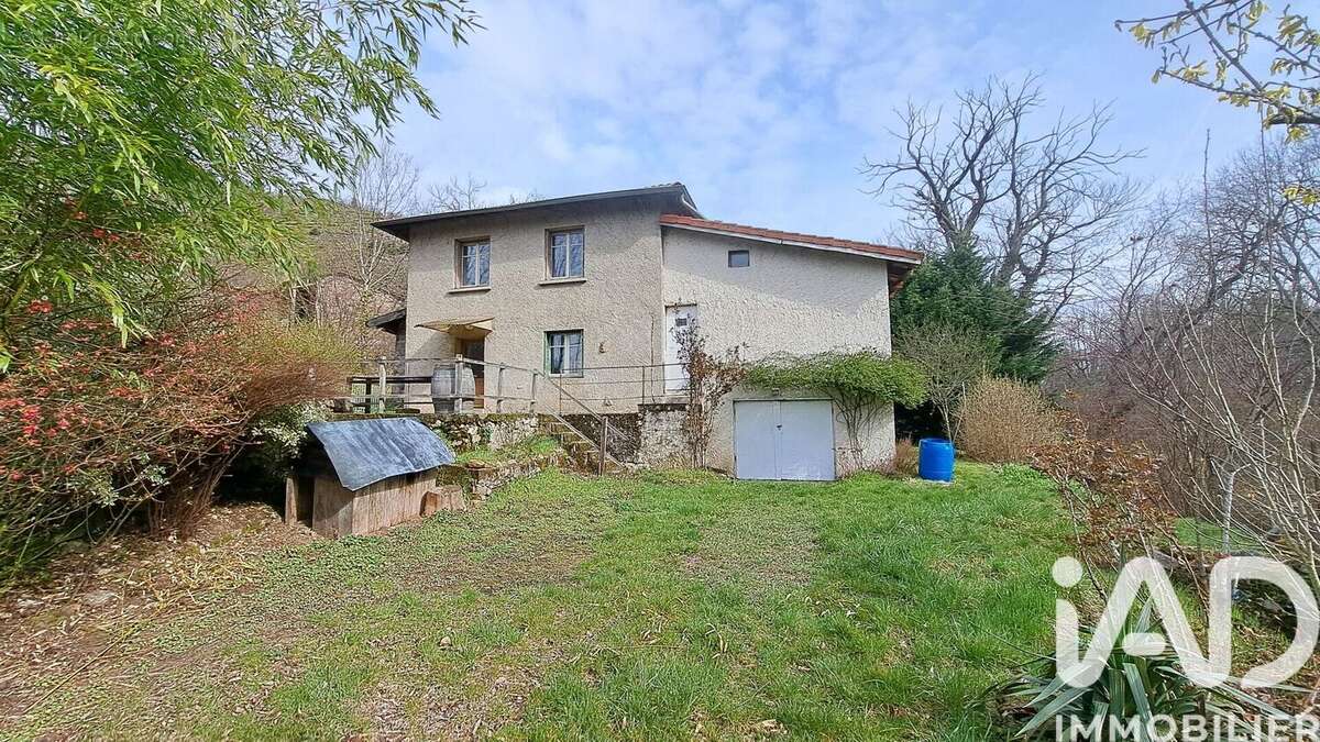 Maison 70 m² à Saint-Julien-Vocance  - photo 2
