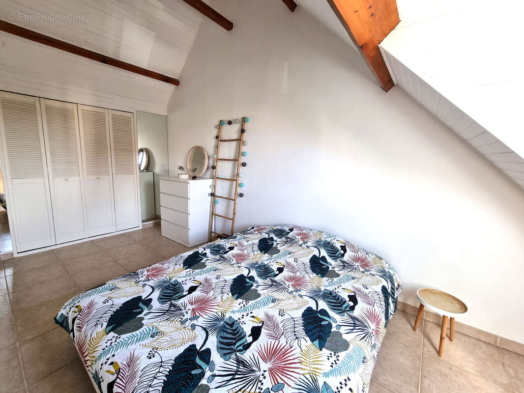 Maison à VAUX-LE-PENIL