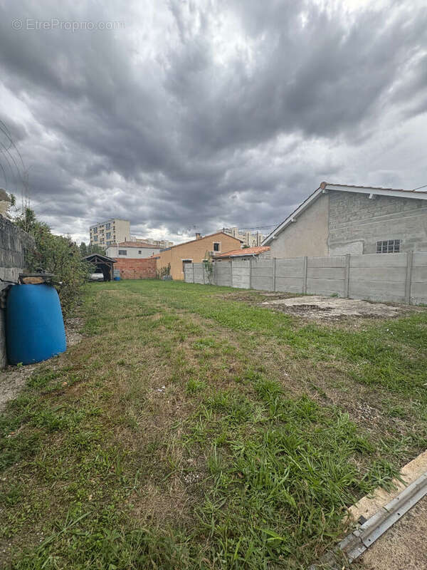 Terrain à LE BOUSCAT