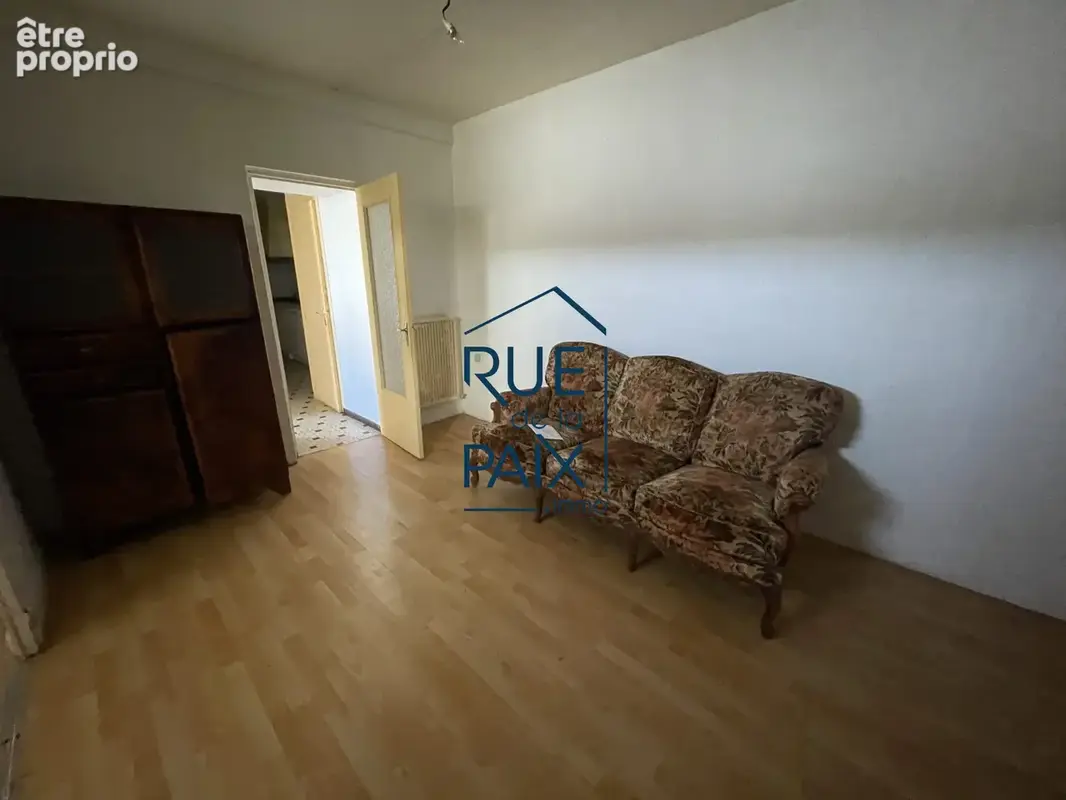 Maison 5 pièces 97 m² à vendre à Parthenay (79200) - photo 3