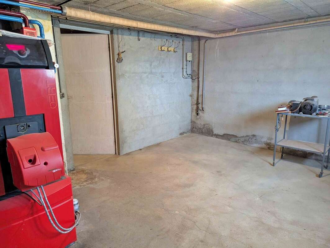 sous-sol maison Sud Auxerre - Maison à MAILLY-LE-CHATEAU