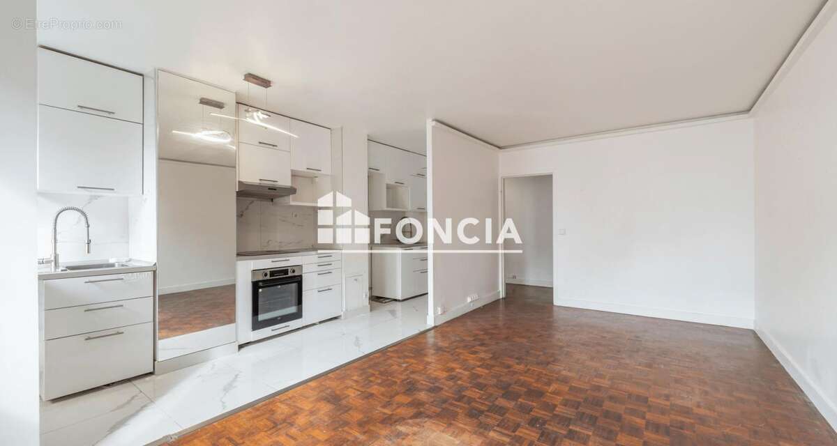 Appartement à PARIS-19E