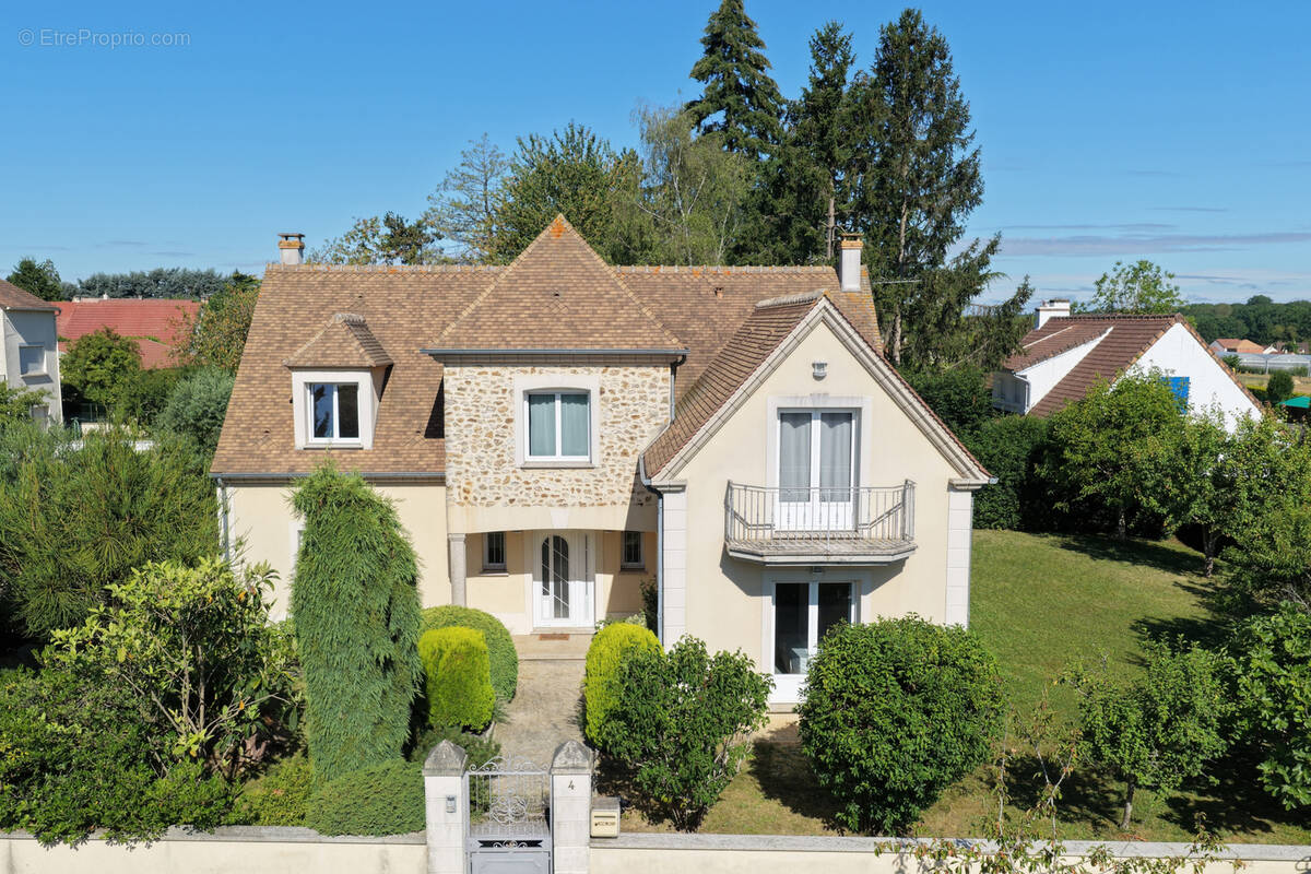 Maison à PECQUEUSE