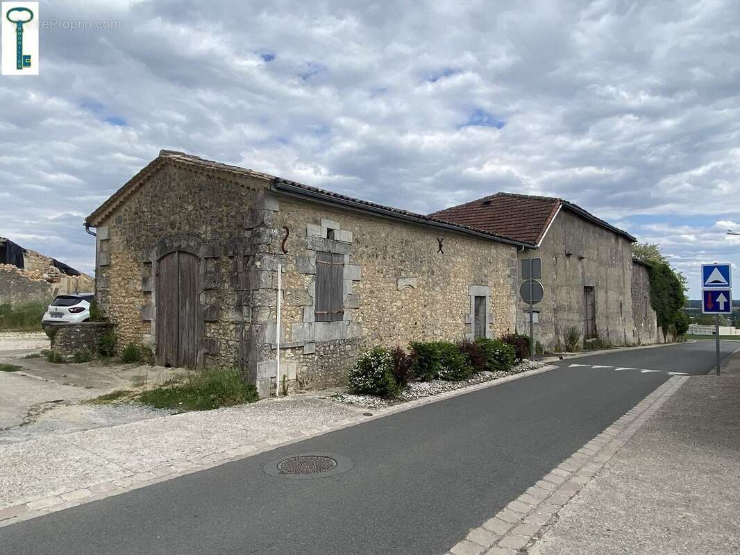 Appartement à MONTLIEU-LA-GARDE