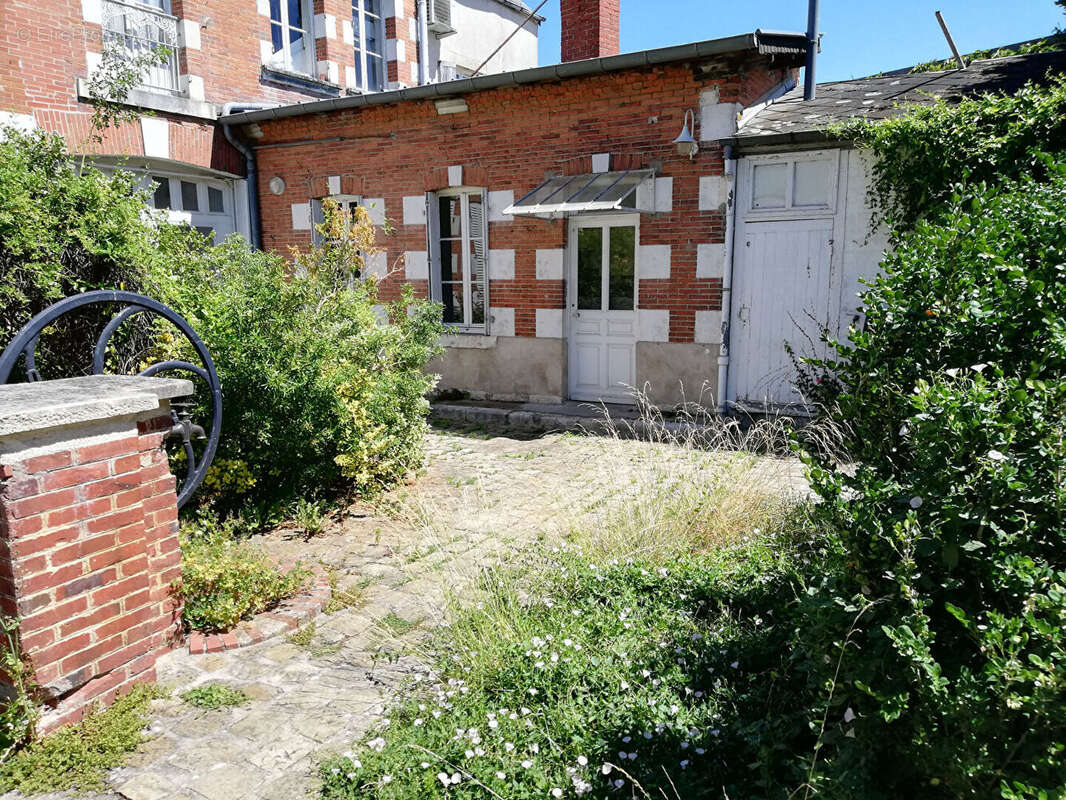 Appartement à MEHUN-SUR-YEVRE