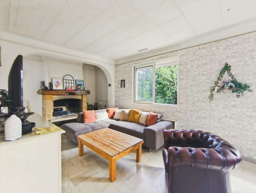 Appartement à MAUGUIO