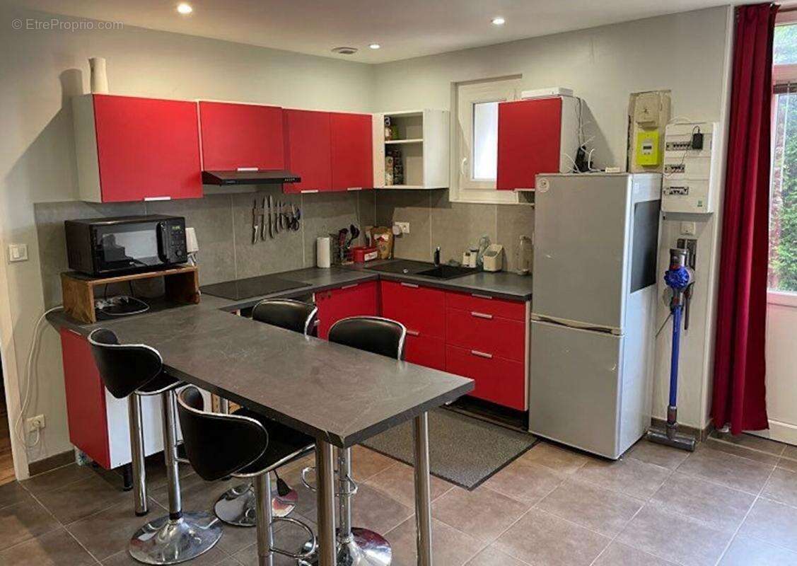 Appartement à SAINT-GENEST-LERPT