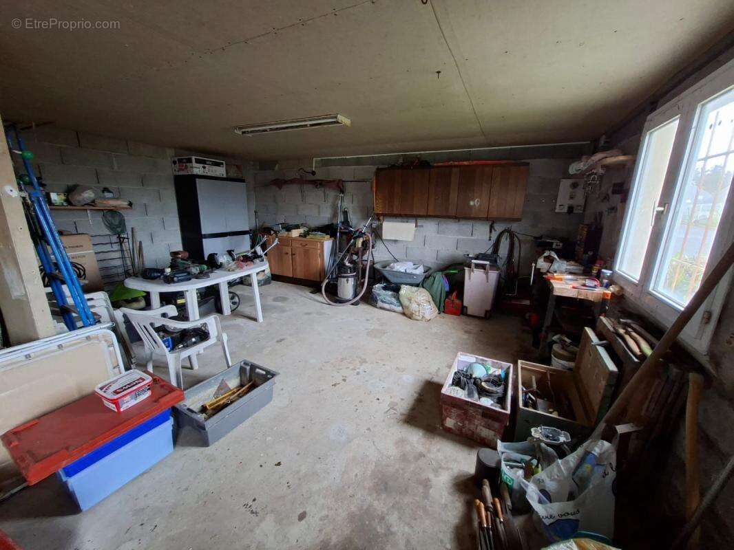 Locquirec secteur Kerboulic – Maison au calme avec beau potentiel - photo 14
