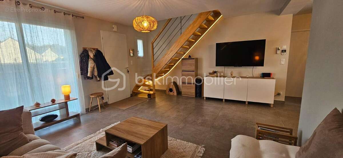 Maison à CINQ-MARS-LA-PILE