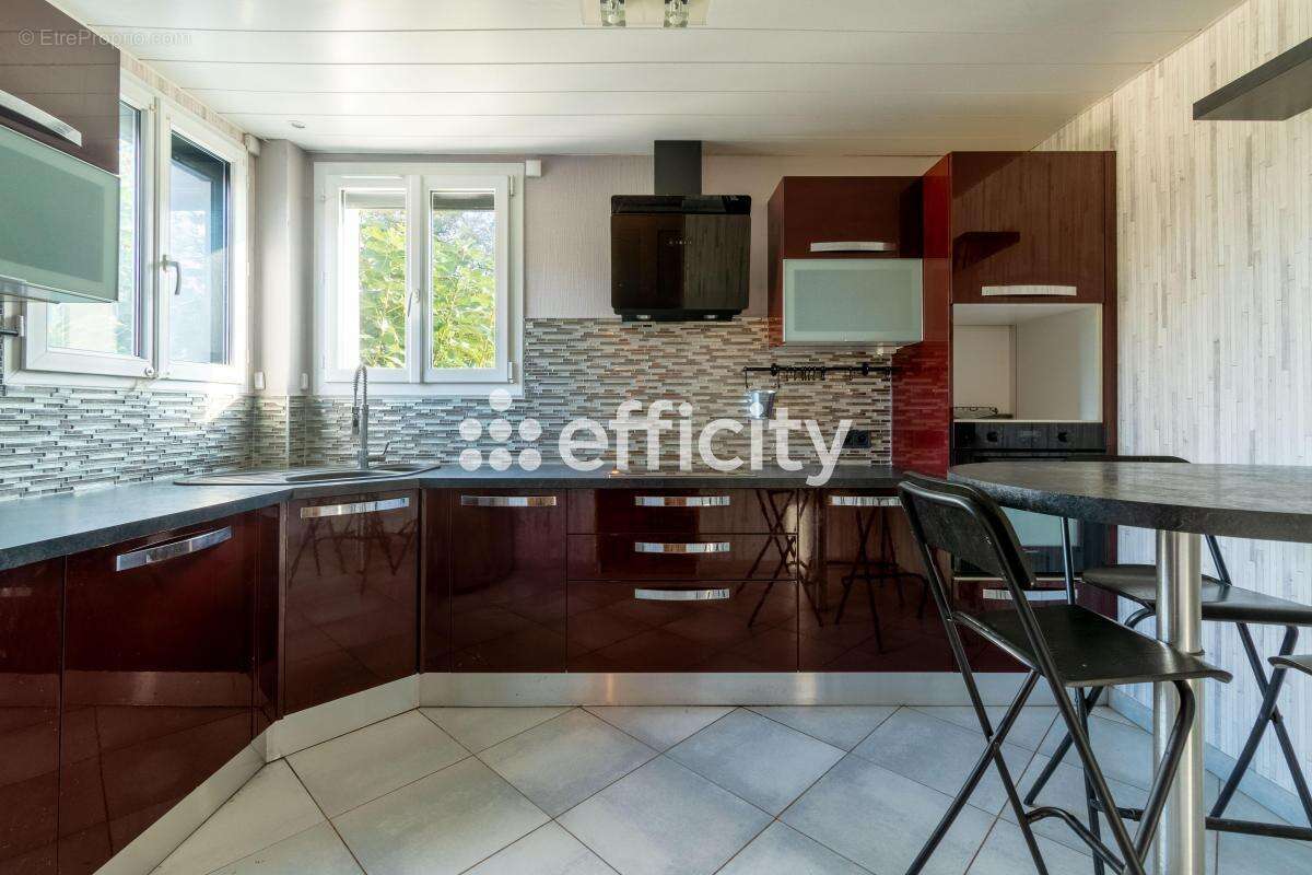 Maison à VILLENEUVE-LE-ROI